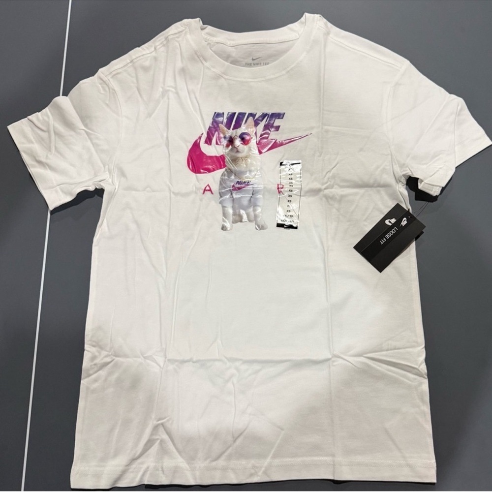 Nike Woman’s Tee White Nike Air Crazy Cat Sunglasses Pink Purple - SM & MED -NEW